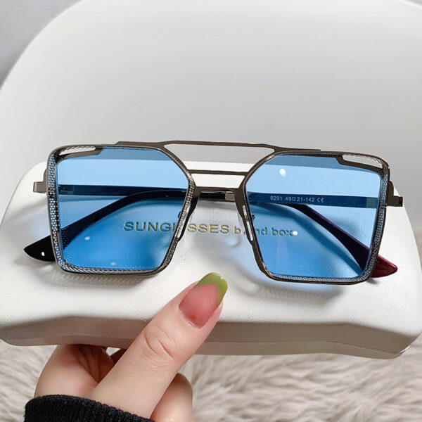 New Style Sunglasses Fashion Modern Metal Sunglasses Big Frame Glasses Slimming Beach Sunshade Mirror