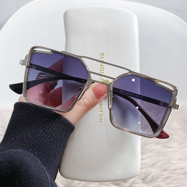 New Style Sunglasses Fashion Modern Metal Sunglasses Big Frame Glasses Slimming Beach Sunshade Mirror