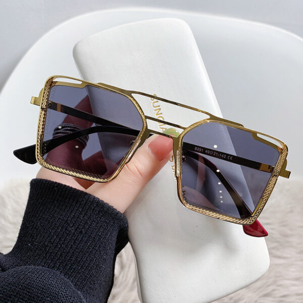 New Style Sunglasses Fashion Modern Metal Sunglasses Big Frame Glasses Slimming Beach Sunshade Mirror