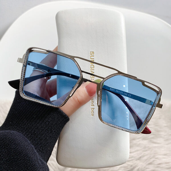 New Style Sunglasses Fashion Modern Metal Sunglasses Big Frame Glasses Slimming Beach Sunshade Mirror