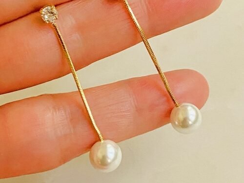 Dangling Pearl Earring