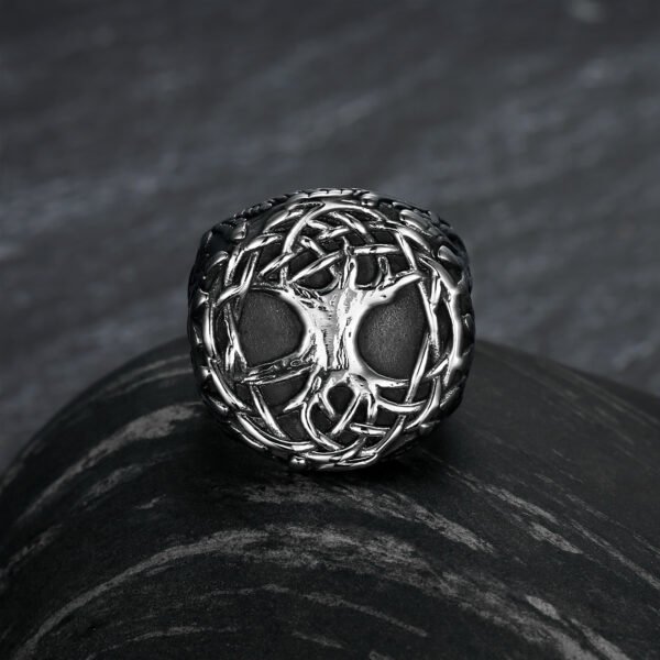 Lucky Tree Titanium Steel Men's Ring - European & American Style